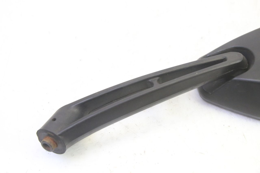 photo de SPECCHIETTO SINISTRO APRILIA SR R 2T LC 50 (2018 - 2021) - Dettagli dei punti di fissaggio