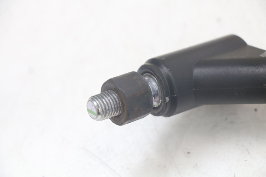 photo de SPECCHIETTO SINISTRO YAMAHA TDM ABS 900 (2002 - 2014) - Dettagli dei punti di fissaggio