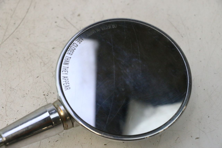 photo de SPECCHIO SINISTRO PIAGGIO VESPA PRIMAVERA 2T 50 (2013 - 2018) - Focus sulla struttura