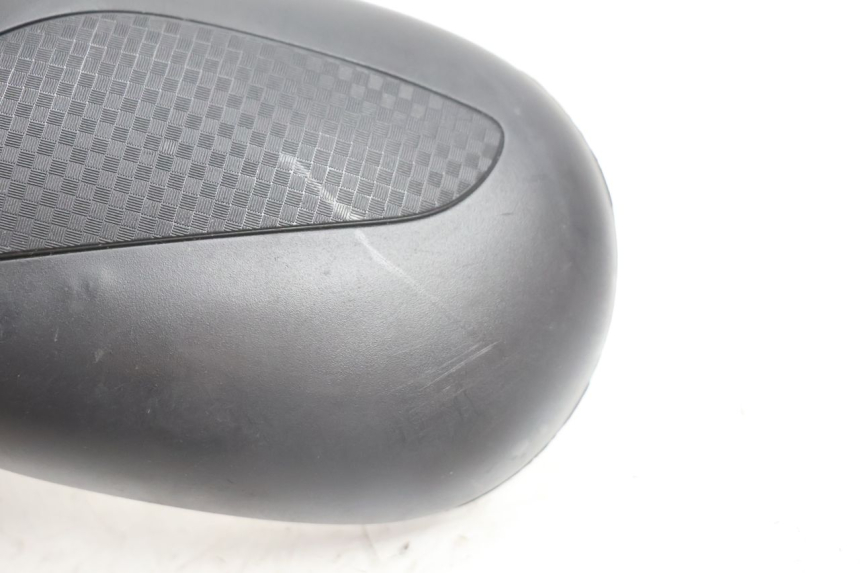photo de Specchietto sinistro PEUGEOT VIVACITY 100 (1999 - 2008) - Stato della superficie e materiale