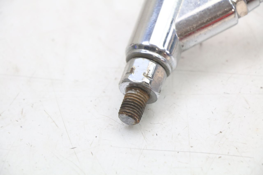 photo de SPECCHIO SINISTRO YAMAHA XVS DRAG STAR DRAGSTAR 650 (1997 - 2007) - Dettagli dei punti di fissaggio