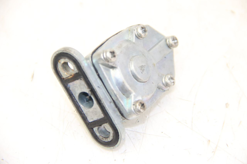 photo de RUBINETTO SERBATOIO MBK BOOSTER SPIRIT 50 (1999 - 2003) - Altra angolazione