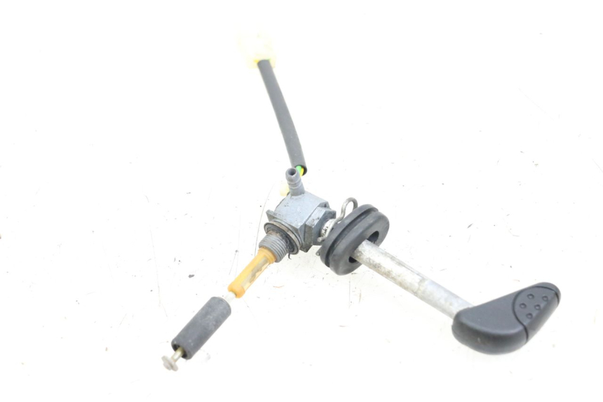 photo de RUBINETTO DEL SERBATOIO PEUGEOT BUXY 50 (1993 - 1998) - Zoom sullo stato d'uso