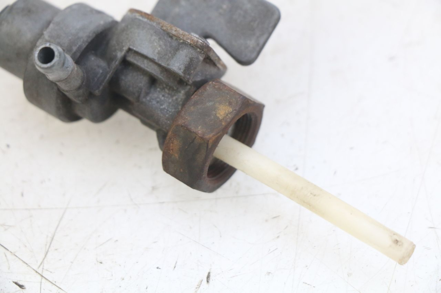 photo de RUBINETTO SERBATOIO HONDA CM 125 (1983 - 2003) - Dettaglio del componente