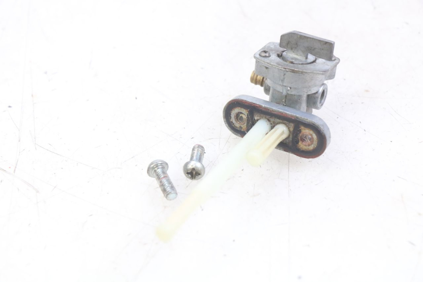 photo de ROBINET RESERVOIR LONCIN DIRT BIKE 125 - Zoom sullo stato d'uso