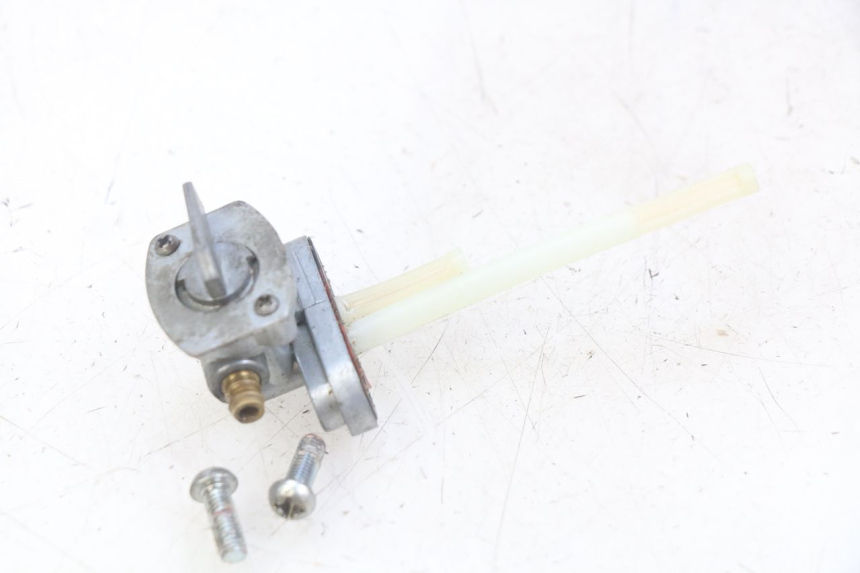 photo de ROBINET RESERVOIR LONCIN DIRT BIKE 125 - Primo piano tecnico