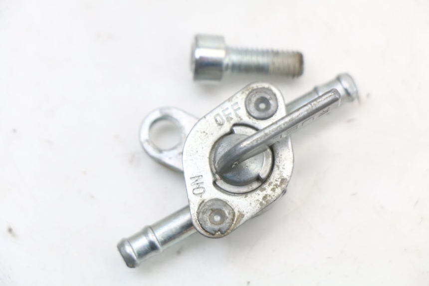 photo de Rubinetto serbatoio KSR RACING DRIFT 140 - Primo piano tecnico