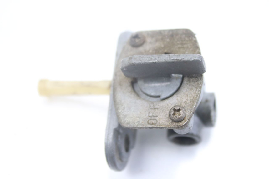 photo de RUBINETTO SERBATOIO KAWASAKI KX 250 (1994 - 1998) - Primo piano tecnico