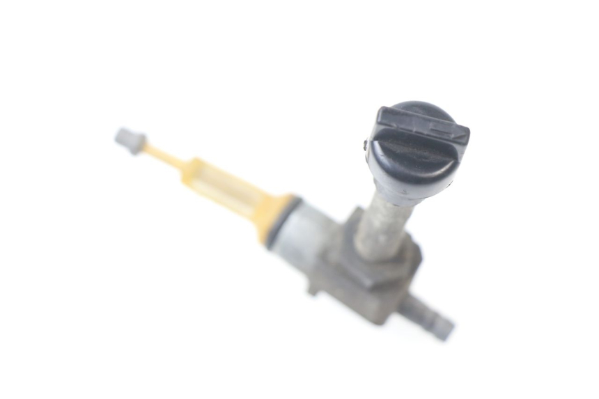 photo de ROBINET RESERVOIR PEUGEOT LUDIX 50 (2008 - 2017) - Zoom sullo stato d'uso