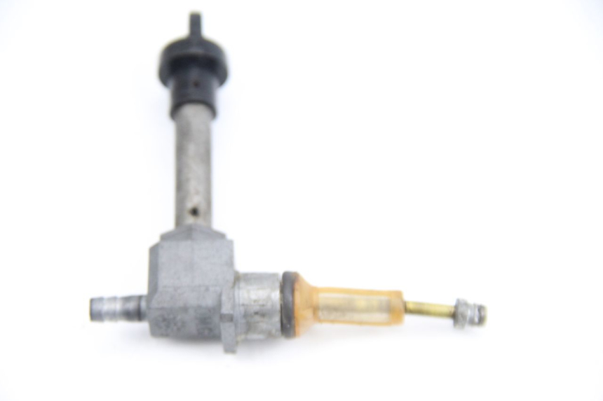 photo de RUBINETTO DEL SERBATOIO PEUGEOT LUDIX 50 (2005 - 2007) - Zoom sullo stato d'uso