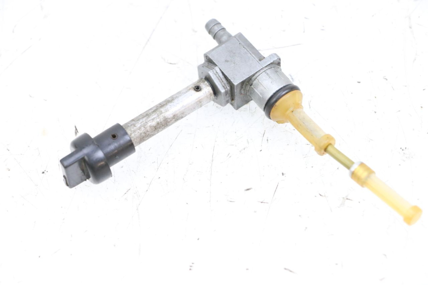 photo de RUBINETTO DEL SERBATOIO PEUGEOT LUDIX 50 (2005 - 2007) - Primo piano tecnico