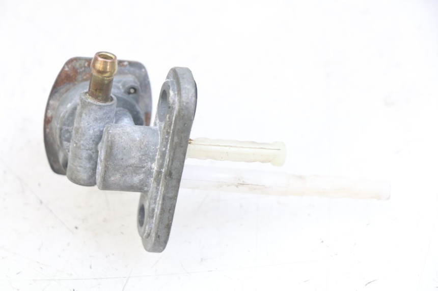 photo de RUBINETTO DEL SERBATOIO YAMAHA PW 80 (1983 - 2014) - Primo piano tecnico