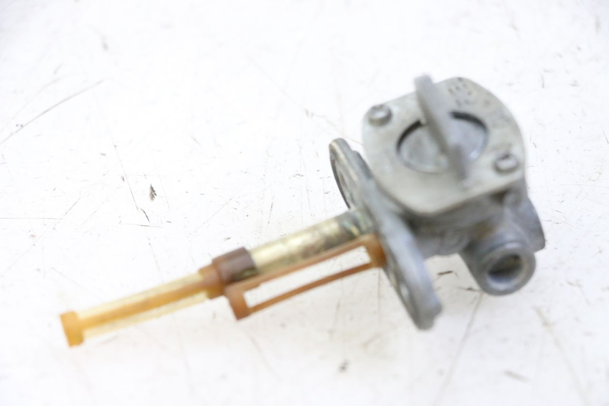 photo de RUBINETTO DEL SERBATOIO YAMAHA PW 80 (1983 - 2014) - Dettagli dei punti di fissaggio