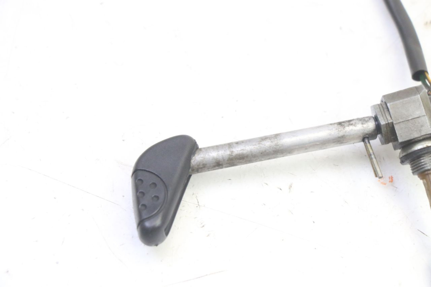 photo de RUBINETTO SERBATOIO PEUGEOT SPEEDAKE 50 (1995 - 1997) - Primo piano tecnico