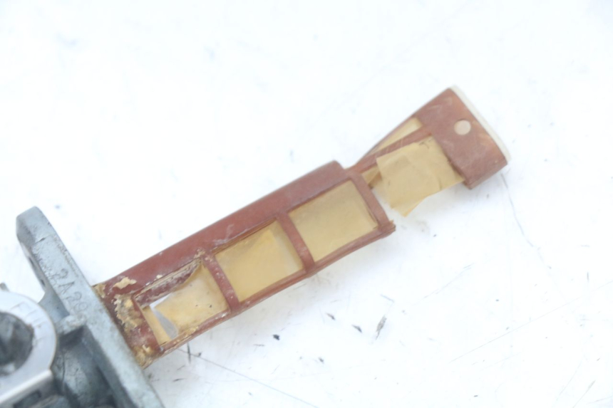 photo de RUBINETTO SERBATOIO SUZUKI GS F 500 (2004 - 2007) - Zoom sullo stato d'uso