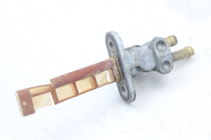 photo de RUBINETTO SERBATOIO SUZUKI GS F 500 (2004 - 2007) - Primo piano tecnico