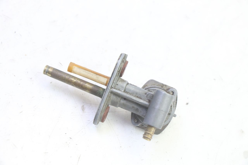 photo de ROBINET SERBATOIO YAMAHA TTR 125 (2000 - 2020) - Primo piano tecnico