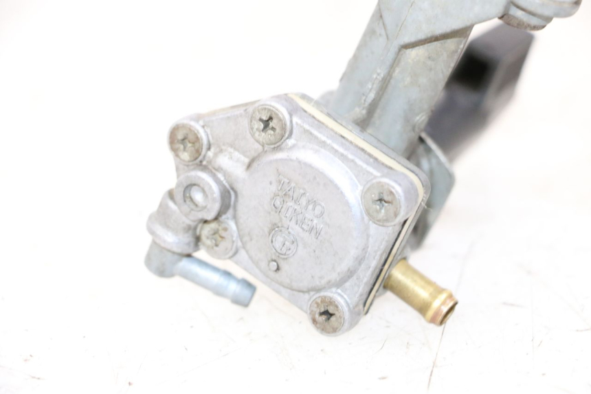 photo de RUBINETTO SERBATOIO YAMAHA XJN DIVERSION 600 (2000 - 2003) - Altra angolazione