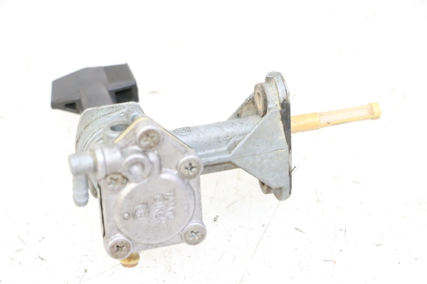 photo de RUBINETTO SERBATOIO YAMAHA XJN DIVERSION 600 (2000 - 2003) - Primo piano tecnico