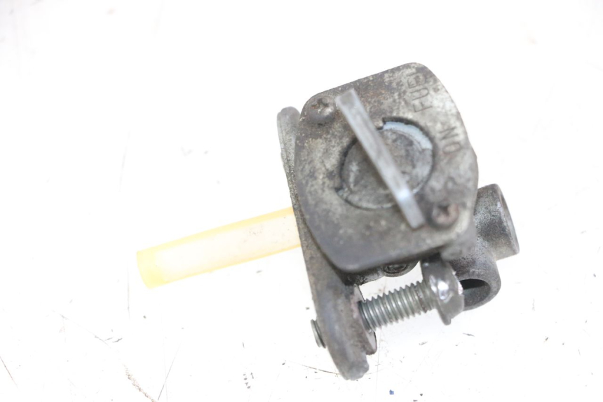 photo de ROBINET SERBATOIO YAMAHA FZS FAZER 600 (2001 - 2003) - Zoom sullo stato d'uso