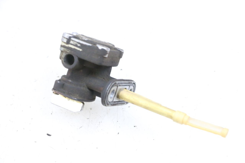 photo de RUBINETTO SERBATOIO KAWASAKI ZR 7 750 (1999 - 2004) - Zoom sullo stato d'uso