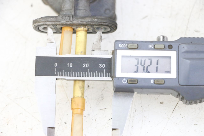 photo de RUBINETTO SERBATOIO KAWASAKI ZR7 ZR-7 S 750 (1999 - 2004) - Dettaglio del componente