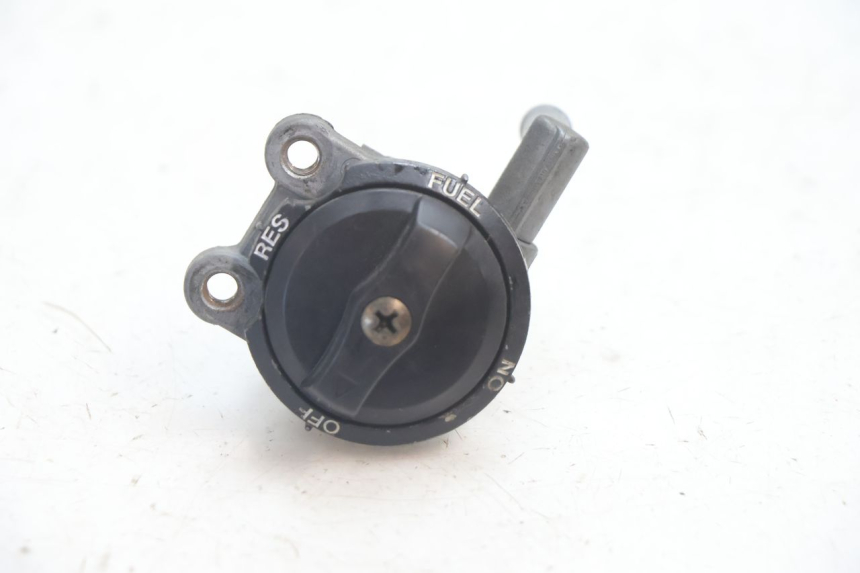 photo de RUBINETTO SERBATOIO KAWASAKI ZX-6R ZX6R 600 (1995 - 1997) - Dettaglio del componente