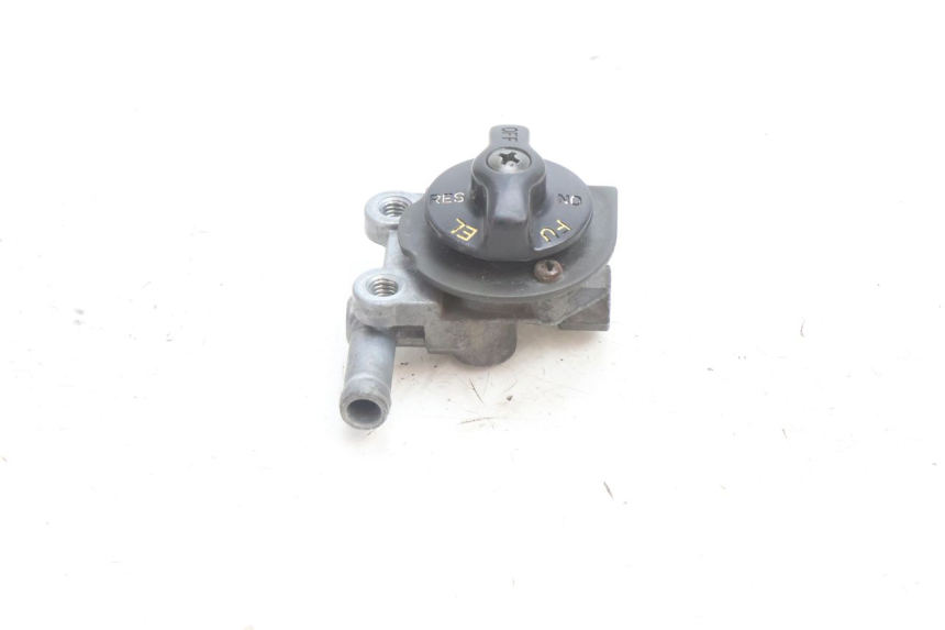 photo de ROBINET SERBATOIO KAWASAKI ZZR 600 (1995 - 2004) - Primo piano tecnico