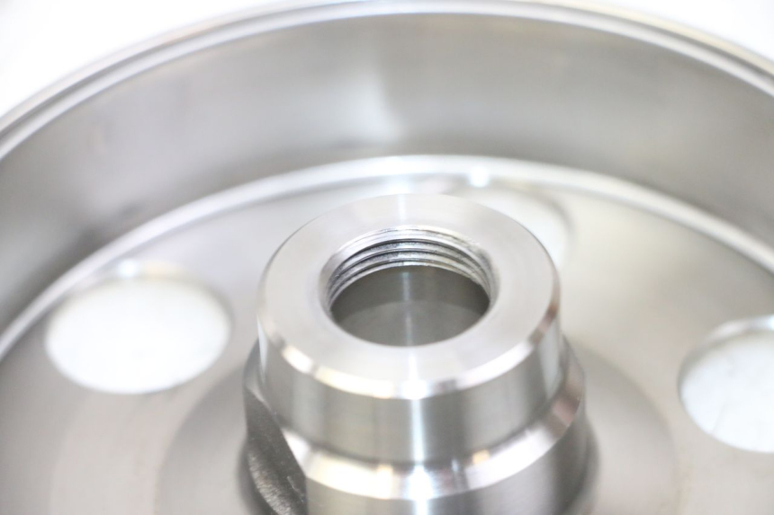 photo de VOLANO HONDA CB R 1000 (2018 - 2023) - Primo piano tecnico