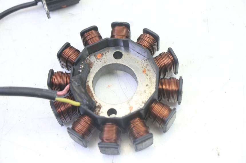 photo de ROTOR STATOR KYMCO AGILITY NAKED RENOUVO 2T 50 (2011 - 2018) - Dettagli dei punti di fissaggio