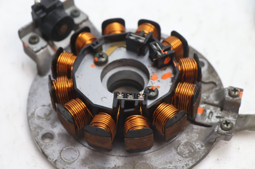 photo de ROTOR STATOR MBK BOOSTER SPIRIT 50 (2004 - 2017) - Dettagli dei punti di fissaggio
