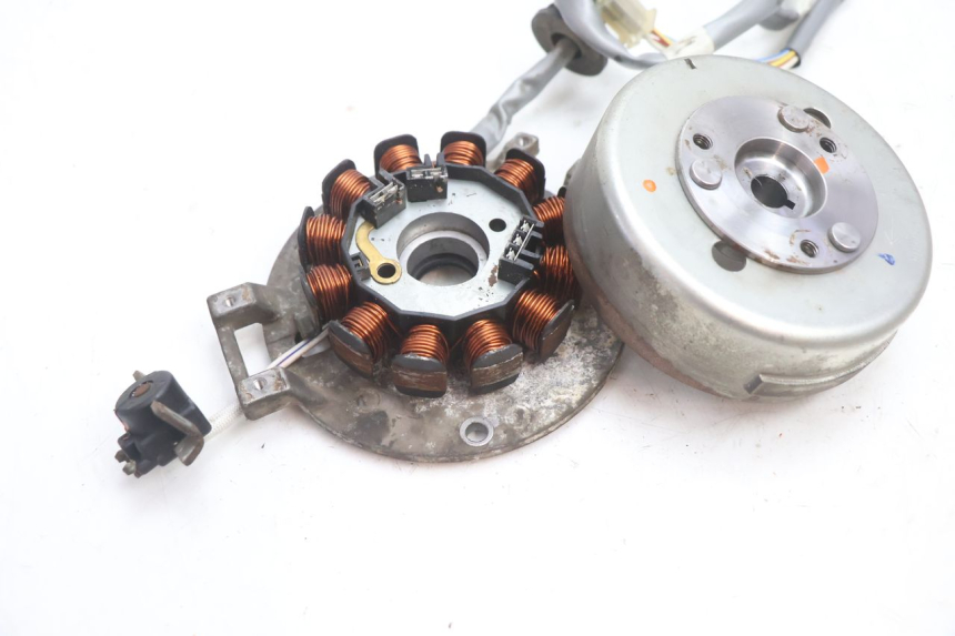 photo de ROTOR STATOR MBK BOOSTER SPIRIT 50 (2004 - 2017) - Altra angolazione