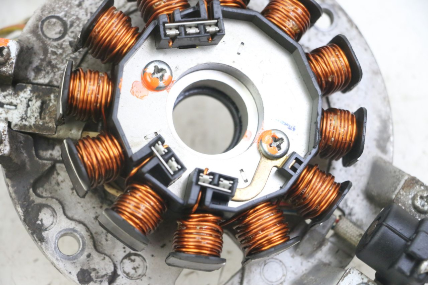 photo de ROTOR STATOR MBK BOOSTER SPIRIT NAKED 50 (2004 - 2017) - Altra vista dell'articolo