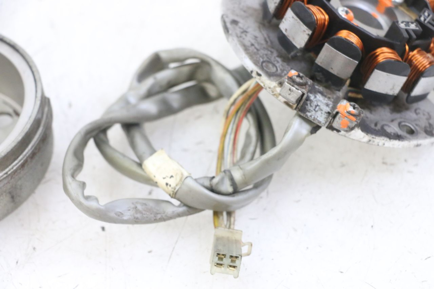 photo de ROTOR STATOR MBK BOOSTER SPIRIT NAKED 50 (2004 - 2017) - Zoom sullo stato d'uso