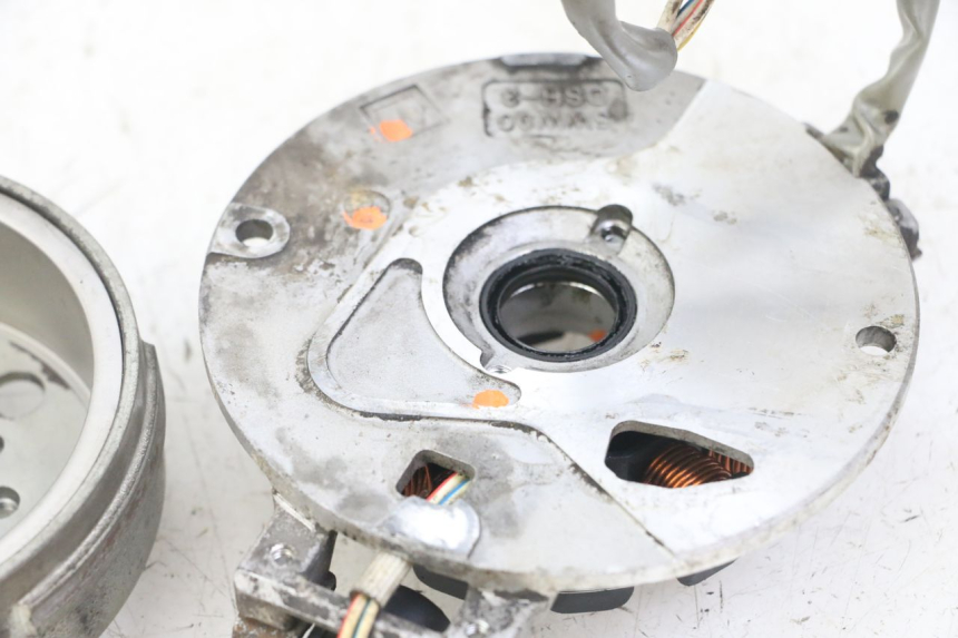 photo de ROTOR STATOR MBK BOOSTER SPIRIT NAKED 50 (2004 - 2017) - Stato della superficie e materiale