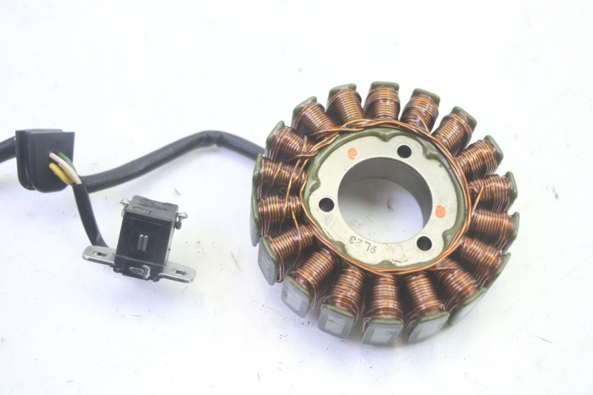 photo de ROTOR STATOR SUZUKI BURGMAN 125 (2007 - 2014) - Dettagli dei punti di fissaggio