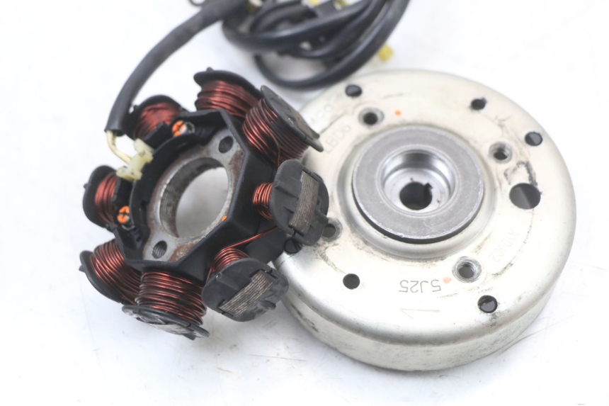 photo de ROTOR STATOR KYMCO DINK 4T 50 (2007 - 2018) - Dettaglio del componente