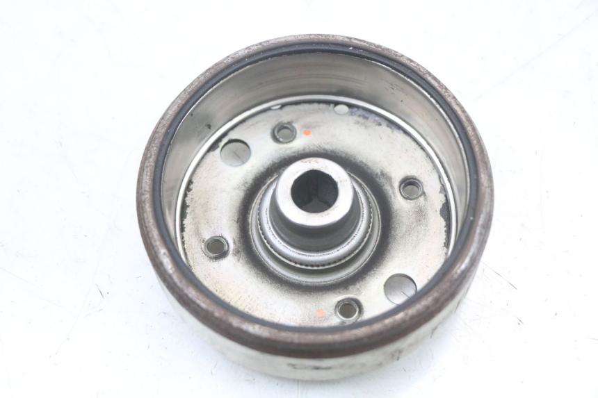 photo de ROTOR STATOR KYMCO DINK 4T 50 (2007 - 2018) - Primo piano tecnico