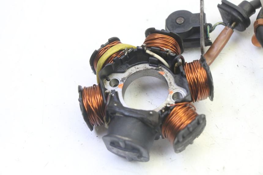 photo de STATORE PEUGEOT ELYSTAR 50 (2002 - 2014) - Dettagli dei punti di fissaggio