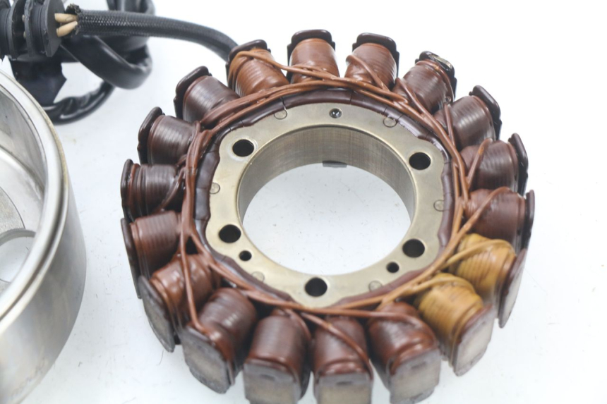 photo de ROTOR STATOR YAMAHA FJR ABS 1300 (2006 - 2012) - Stato della superficie e materiale