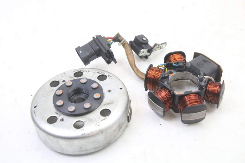 photo de ROTOR STATOR PIAGGIO FLY 2T 50 (2004 - 2017) - Dettaglio del componente