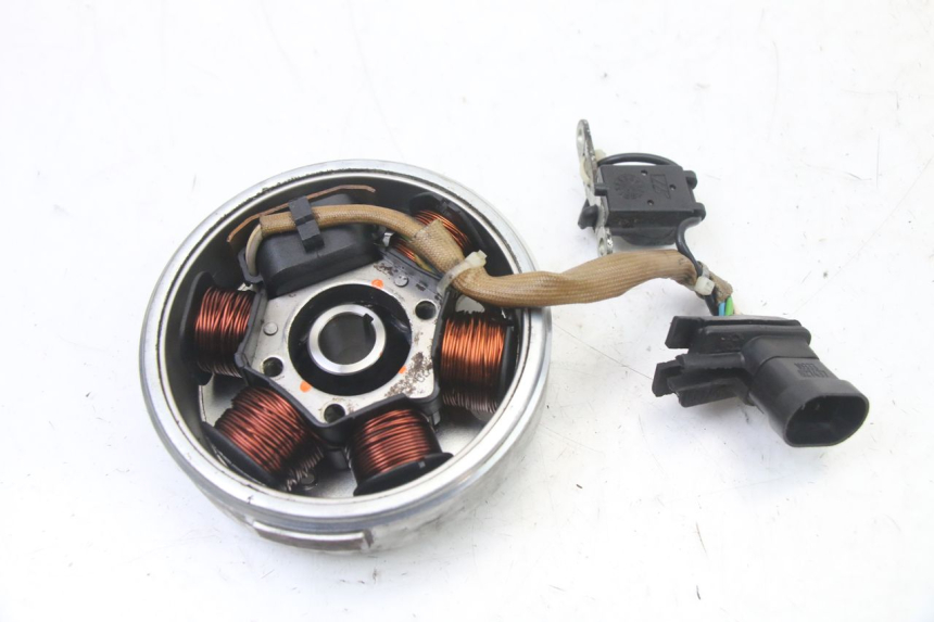 photo de ROTOR STATOR PIAGGIO FLY 2T 50 (2004 - 2017) - Altra angolazione