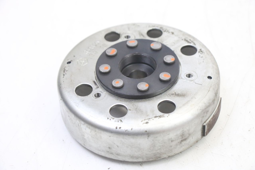 photo de ROTOR STATOR PIAGGIO FLY 2T 50 (2004 - 2017) - Primo piano tecnico