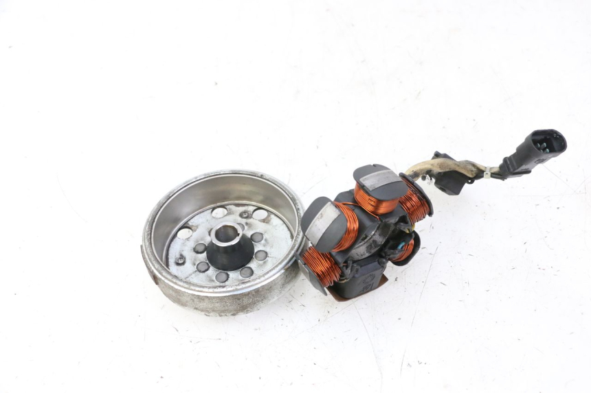 photo de ROTOR STATOR PIAGGIO FLY 2T 50 (2004 - 2017) - Dettagli dei punti di fissaggio