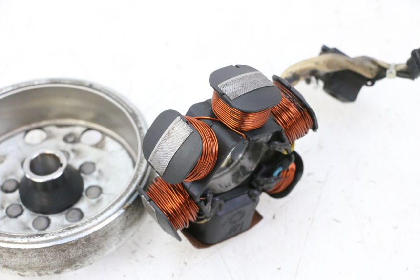 photo de ROTOR STATOR PIAGGIO FLY 2T 50 (2004 - 2017) - Stato della superficie e materiale