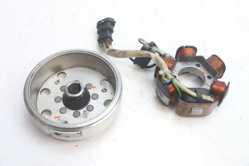 photo de ROTOR STATOR PIAGGIO FLY 2T 50 (2004 - 2017) - Dettaglio del componente