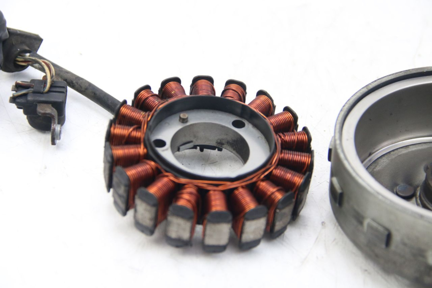 photo de ROTOR STATOR YAMAHA HW XENTER 125 (2011 - 2017) - Zoom sullo stato d'uso