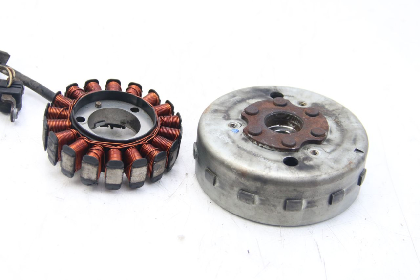 photo de ROTOR STATOR YAMAHA HW XENTER 125 (2011 - 2017) - Primo piano tecnico