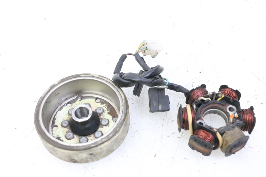 photo de ROTOR STATOR PEUGEOT KISBEE 2T 50 (2010 - 2017) - Dettagli dei punti di fissaggio