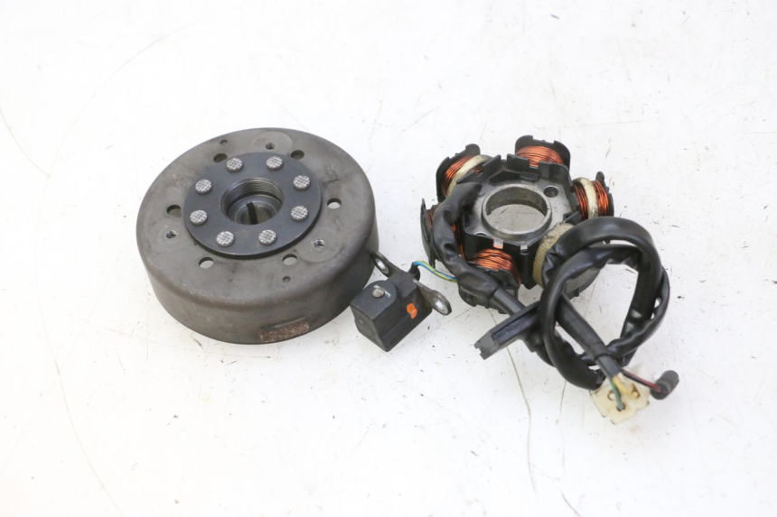 photo de ROTOR STATOR PEUGEOT KISBEE 2T 50 (2010 - 2017) - Zoom sullo stato d'uso